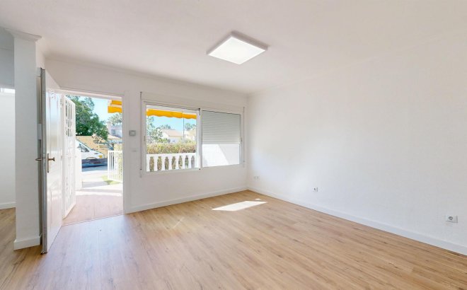 Resale - Bungalow -
Orihuela Costa - Costa Blanca