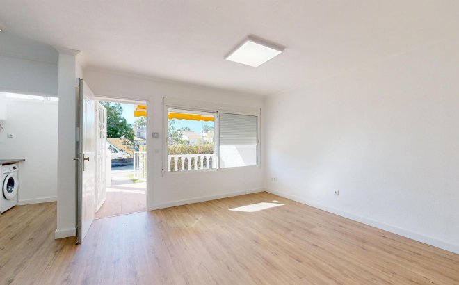 Resale - Bungalow -
Orihuela Costa - Costa Blanca