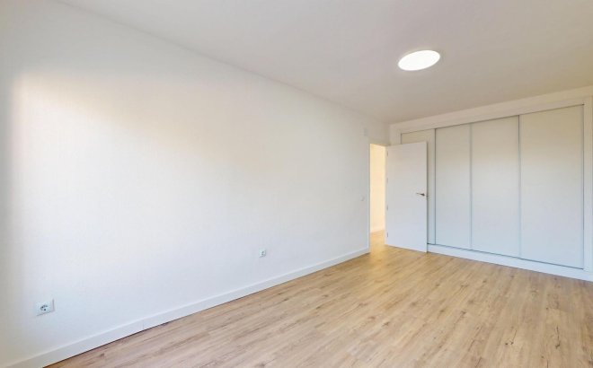 Resale - Bungalow -
Orihuela Costa - Costa Blanca