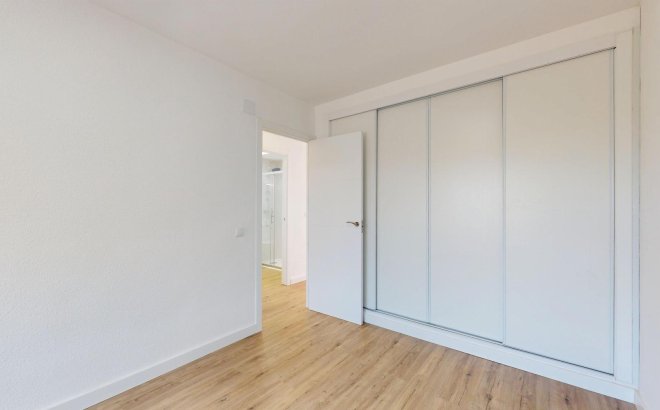 Resale - Bungalow -
Orihuela Costa - Costa Blanca