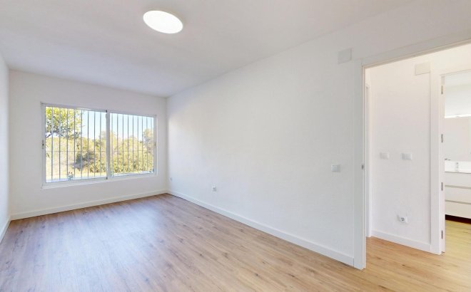 Resale - Bungalow -
Orihuela Costa - Costa Blanca