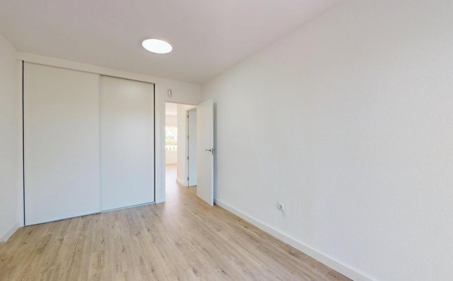 Resale - Bungalow -
Orihuela Costa - Costa Blanca