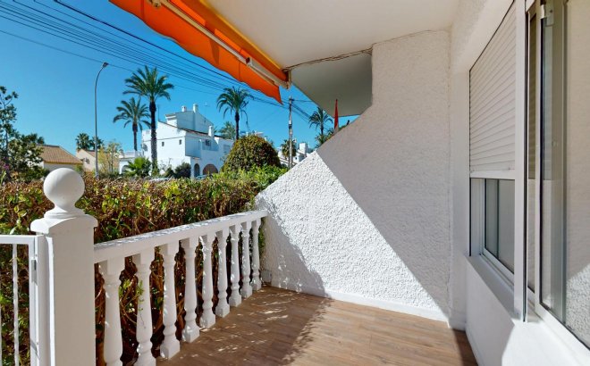 Resale - Bungalow -
Orihuela Costa - Costa Blanca