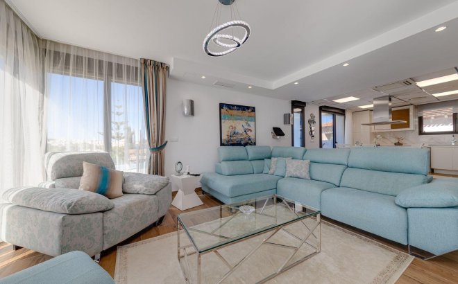 Resale - Villa -
Torrevieja - Costa Blanca