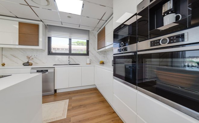 Resale - Villa -
Torrevieja - Costa Blanca
