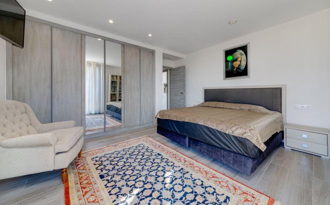 Resale - Villa -
Torrevieja - Costa Blanca