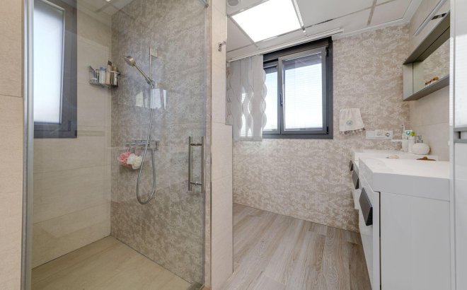 Resale - Villa -
Torrevieja - Costa Blanca