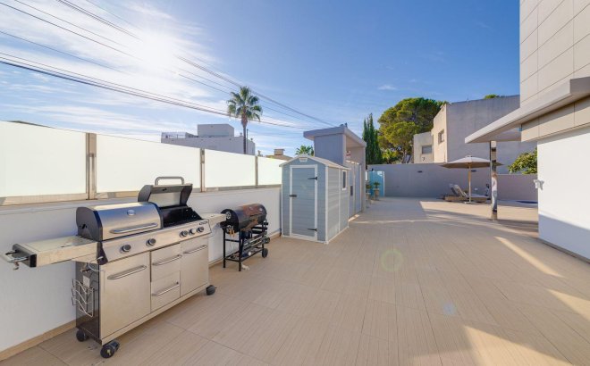 Resale - Villa -
Torrevieja - Costa Blanca