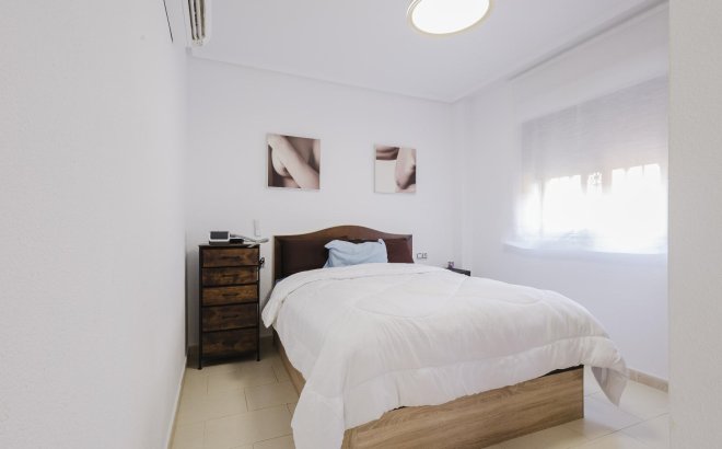 Resale - Villa -
Torrevieja - Costa Blanca