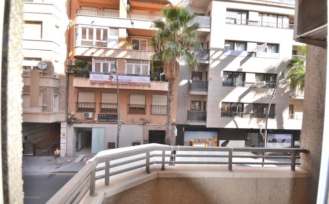 Herverkoop - Appartement -
Torrevieja - Centro