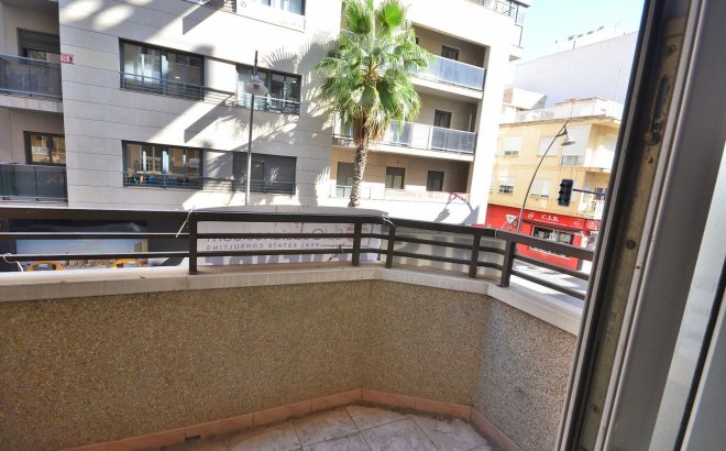 Herverkoop - Appartement -
Torrevieja - Centro