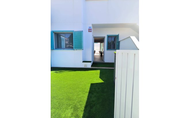 Resale - Bungalow -
Pilar de la Horadada - El Mojón