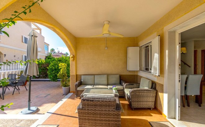 Resale - Dúplex -
Orihuela Costa - Playa Flamenca