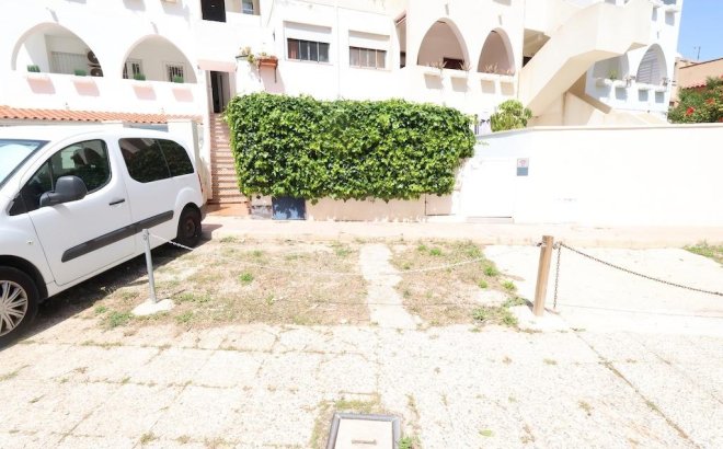 Resale - Bungalow -
Orihuela Costa - Costa Blanca