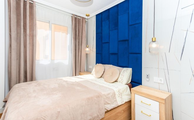 Resale - Apartment -
Torrevieja - Centro