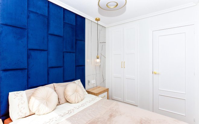 Resale - Apartment -
Torrevieja - Centro