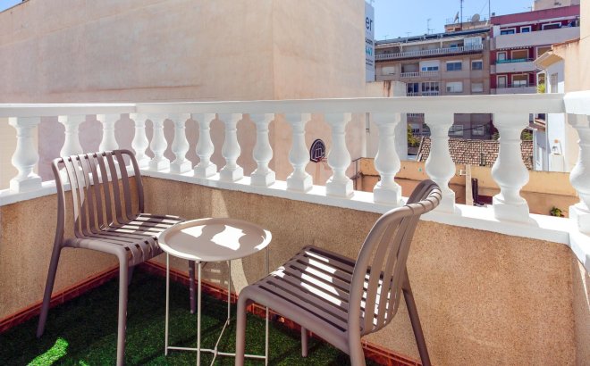 Resale - Apartment -
Torrevieja - Centro