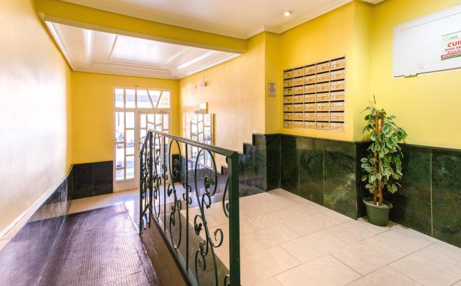 Resale - Apartment -
Torrevieja - Centro