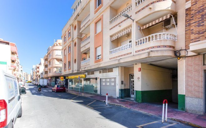 Resale - Apartment -
Torrevieja - Centro
