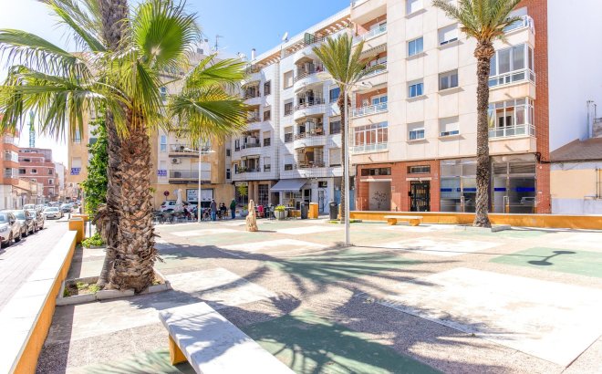 Resale - Apartment -
Torrevieja - Centro