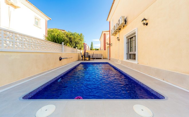 Resale - Dúplex -
Dehesa de Campoamor - Costa Blanca