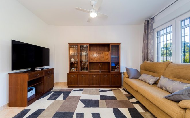Resale - Dúplex -
Dehesa de Campoamor - Costa Blanca