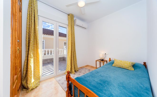 Resale - Dúplex -
Dehesa de Campoamor - Costa Blanca