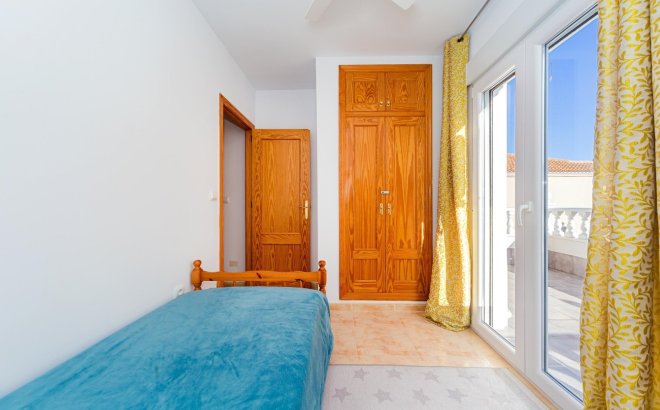 Resale - Dúplex -
Dehesa de Campoamor - Costa Blanca