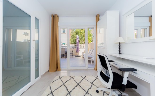 Resale - Dúplex -
Dehesa de Campoamor - Costa Blanca