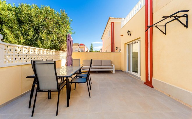 Resale - Dúplex -
Dehesa de Campoamor - Costa Blanca