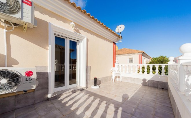Resale - Dúplex -
Dehesa de Campoamor - Costa Blanca