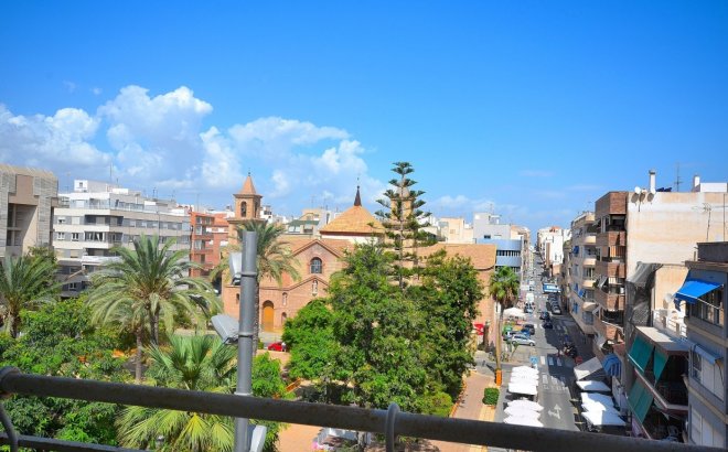 Herverkoop - Appartement -
Torrevieja - Centro