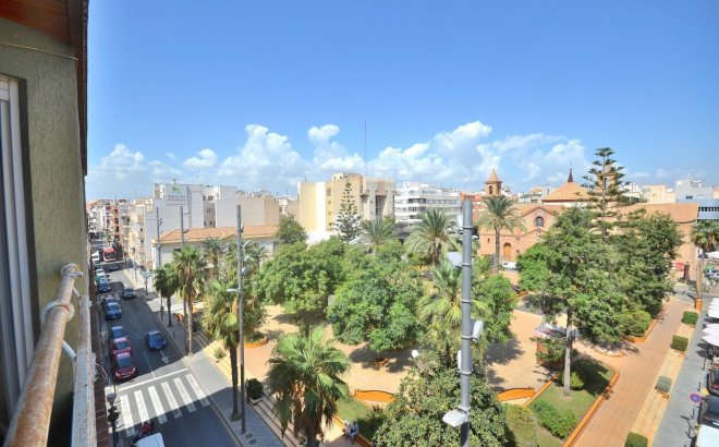 Herverkoop - Appartement -
Torrevieja - Centro