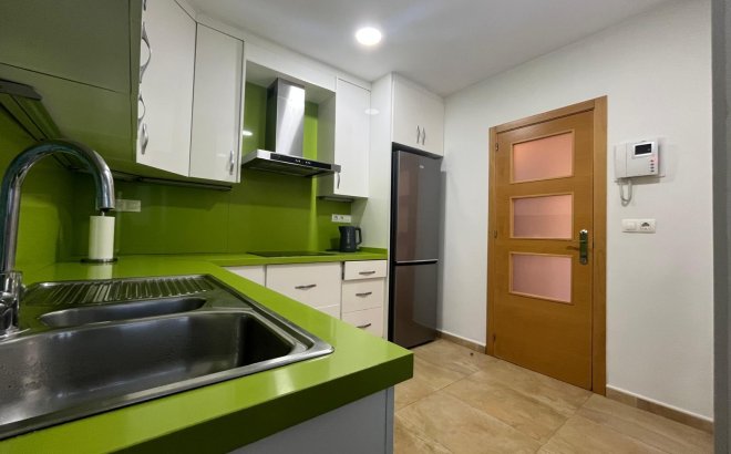 Herverkoop - Appartement -
Torrevieja - Centro