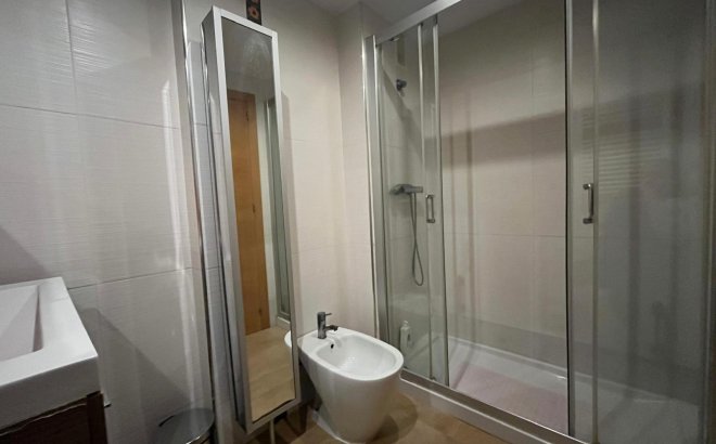 Herverkoop - Appartement -
Torrevieja - Centro