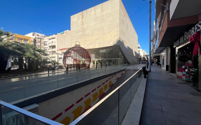 Herverkoop - Appartement -
Torrevieja - Centro