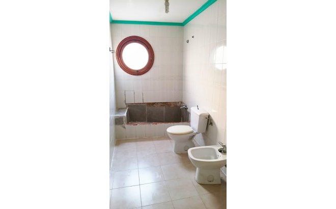 Revente - Appartement -
Torrevieja - Centro