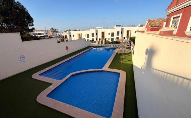Resale - Semi Detached -
Orihuela Costa - Villamartín