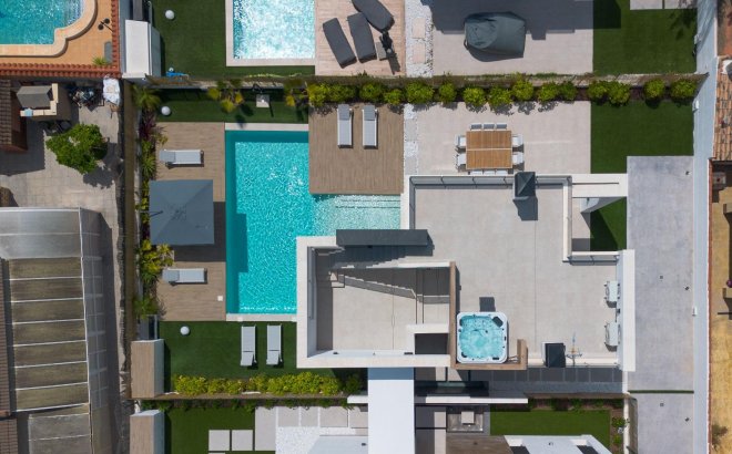 Resale - Villa -
Torrevieja - Torreta Florida