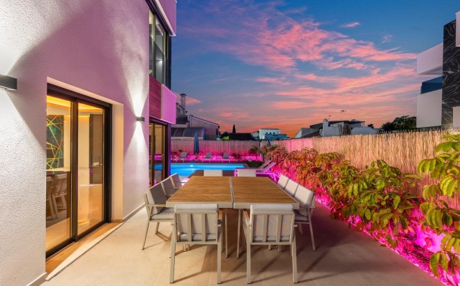 Resale - Villa -
Torrevieja - Torreta Florida