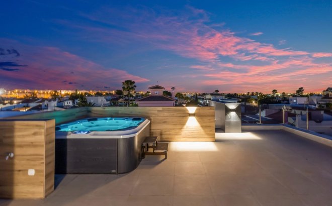 Resale - Villa -
Torrevieja - Torreta Florida