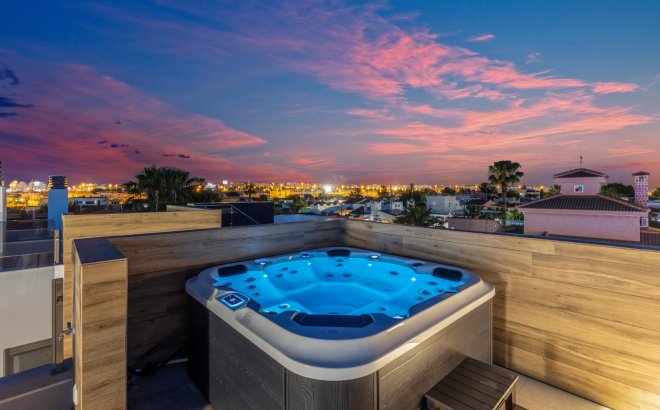 Resale - Villa -
Torrevieja - Torreta Florida