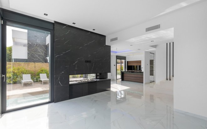 Resale - Villa -
Torrevieja - Torreta Florida