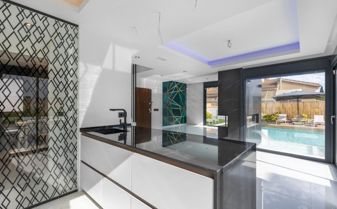 Resale - Villa -
Torrevieja - Torreta Florida