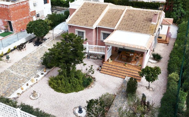 Resale - Villa -
Torrevieja - La Siesta