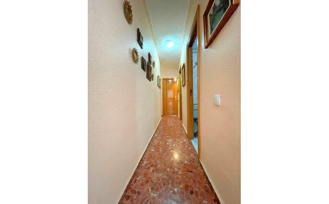 Resale - Apartment -
Torrevieja - Estacion De Autobuses