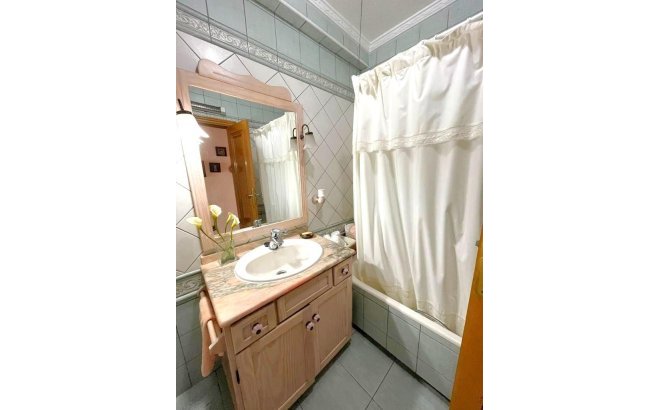 Resale - Apartment -
Torrevieja - Estacion De Autobuses