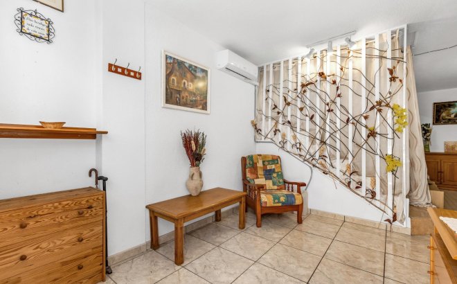 Resale - Bungalow -
Torrevieja - Centro