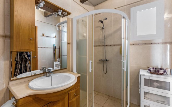 Resale - Bungalow -
Torrevieja - Centro