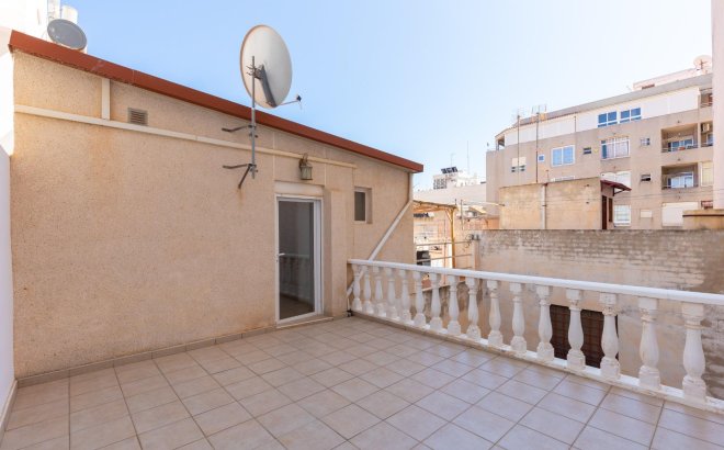 Resale - Bungalow -
Torrevieja - Centro